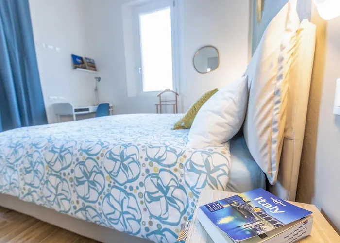 شقة Guesthost - Casa Daimo Exhibition Area! بولونيا